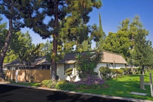 apts california: clovis